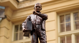 Památník Karla Kryla a pamětní deska